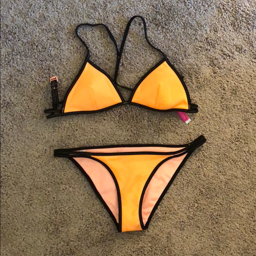 Orange VS bikini